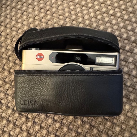 Leica Minilux Zoom With Soft Leica Case and Strap - Picture 12 of 14